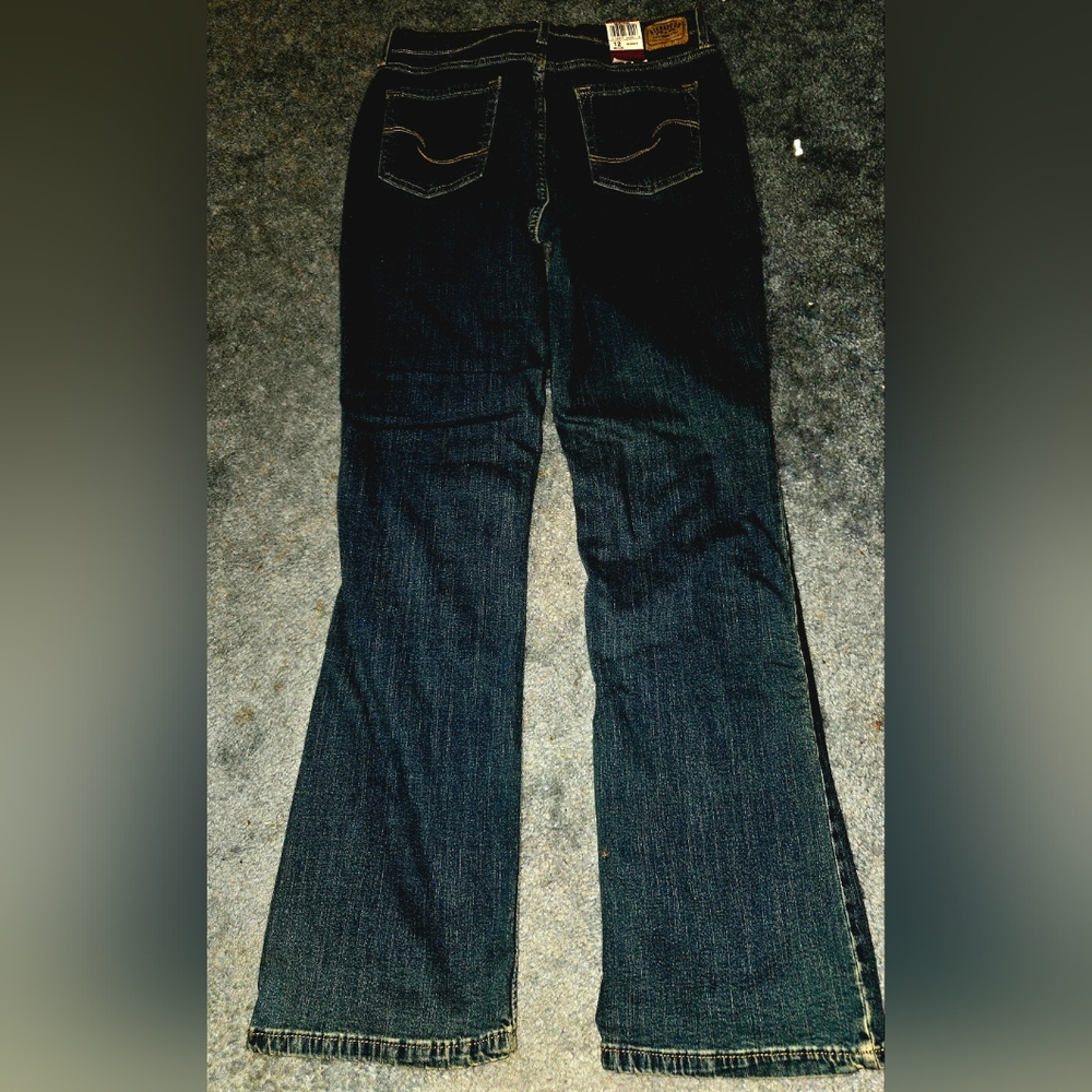 Signature by Levi Strauss  Women's Totally Slimming At Waist Bootcut Jeans